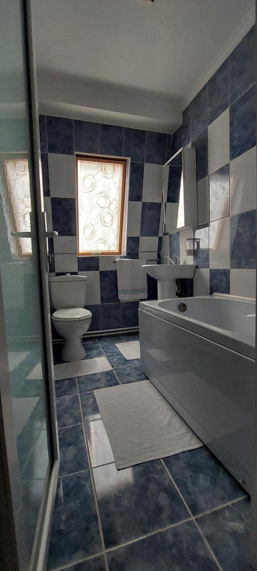 ホテル Harmony House Târgu Jiu エクステリア 写真