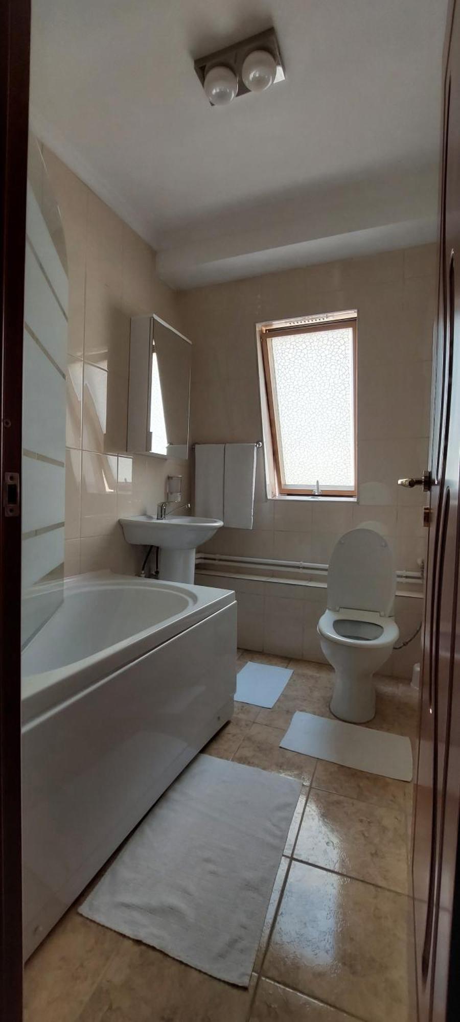 ホテル Harmony House Târgu Jiu エクステリア 写真