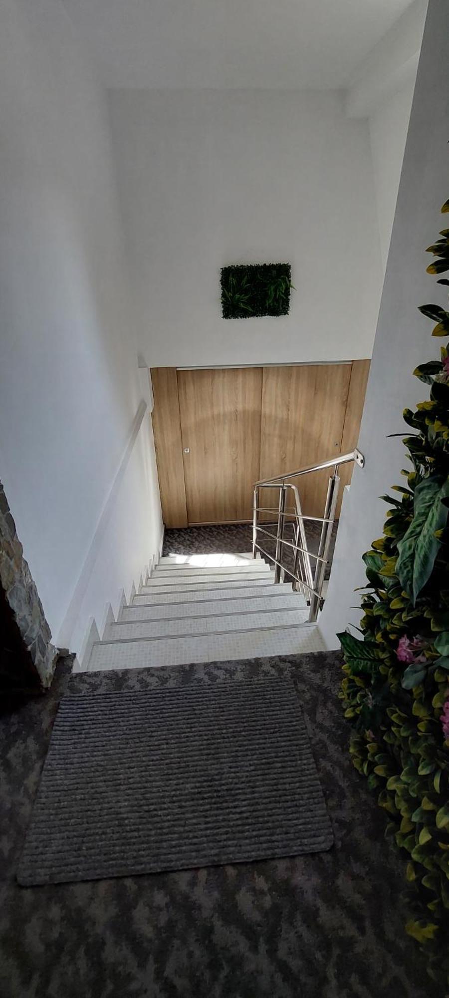 ホテル Harmony House Târgu Jiu エクステリア 写真